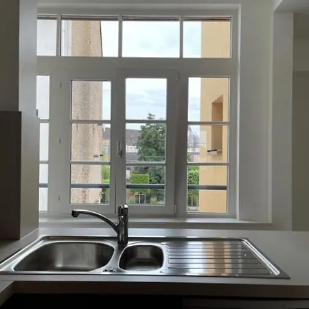 Louise De La Maison Saint-josse Apartment